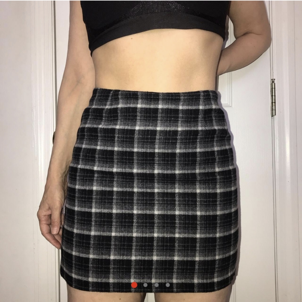 Vintage High Waisted Soft Black/Gray Plaid Mini Style Skirt
